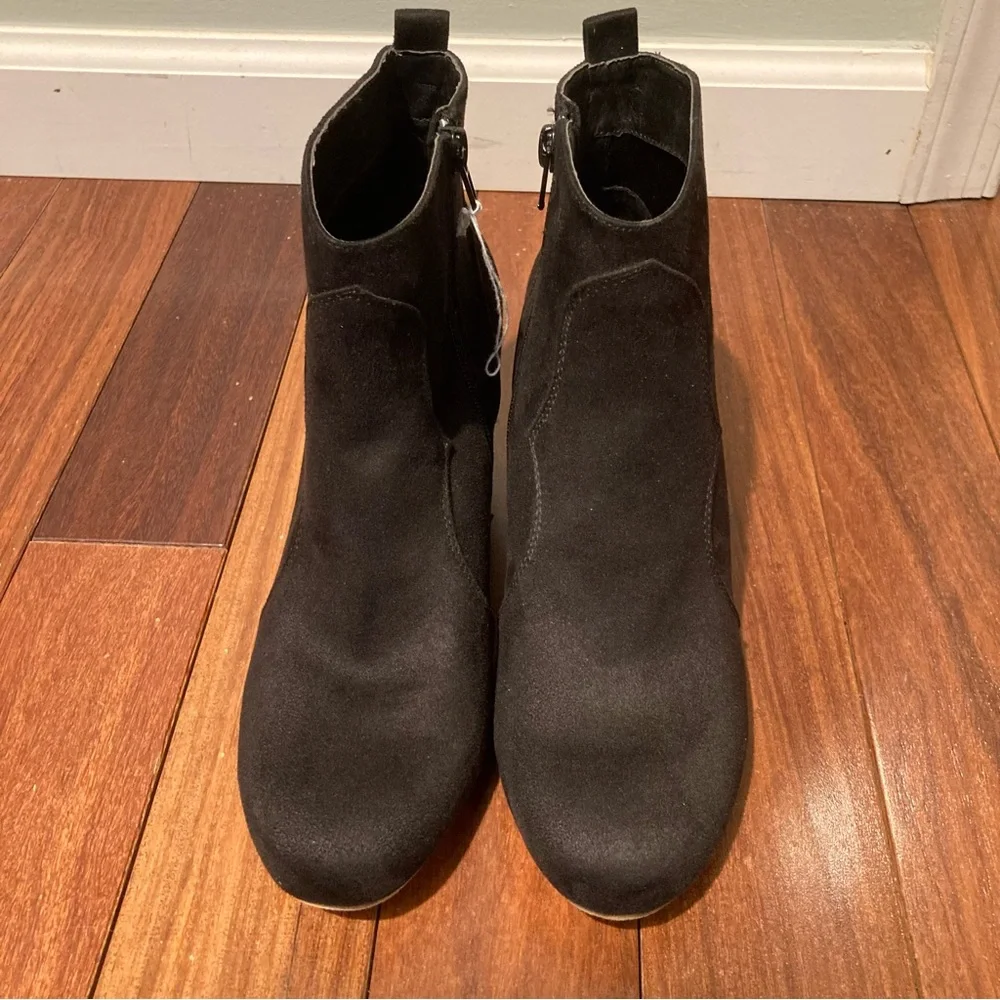 NWOT American Eagle Black Ankle Boots Booties Faux Suede 2.5 inch Heel Size 8.5 - Picture 11 of 13